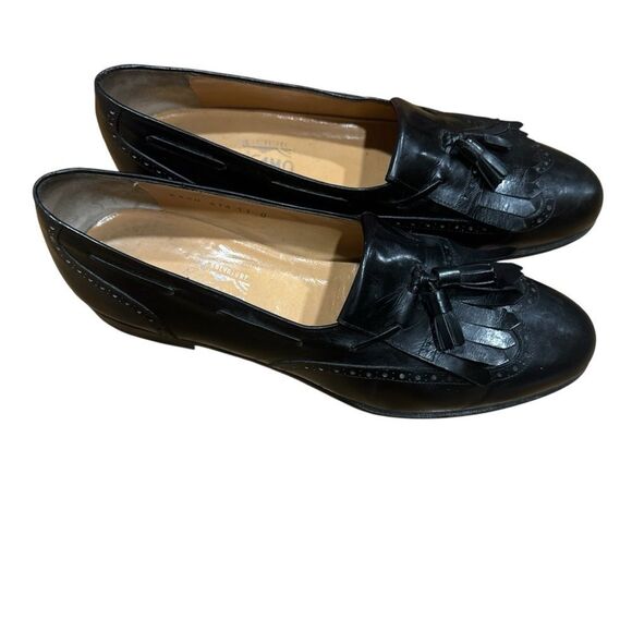 Salvatore Ferragamo black kiltie tassel wingtip loafers main image 4